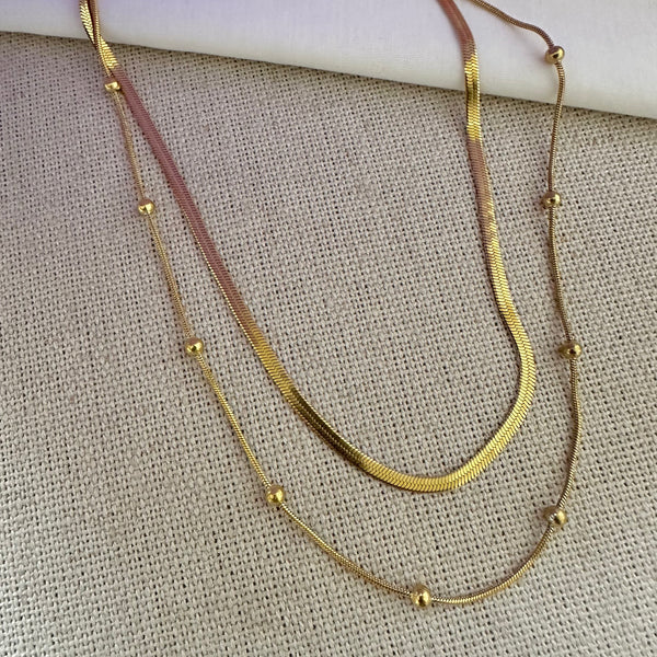 Collar doble con bolitas