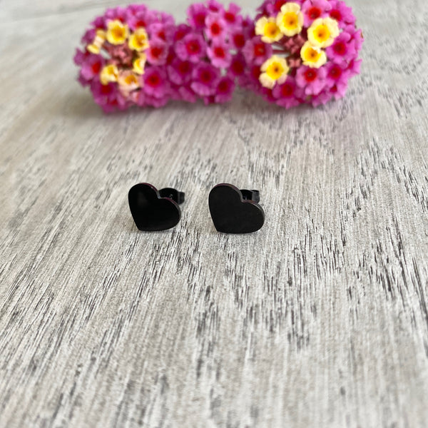 Aretes corazón negro